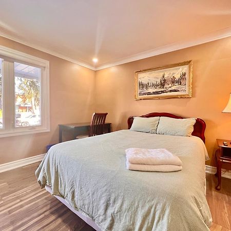 Upgraded Rooms With Bath 7-Min To Subway Near Downsview Rogers Stadium Торонто Екстериор снимка