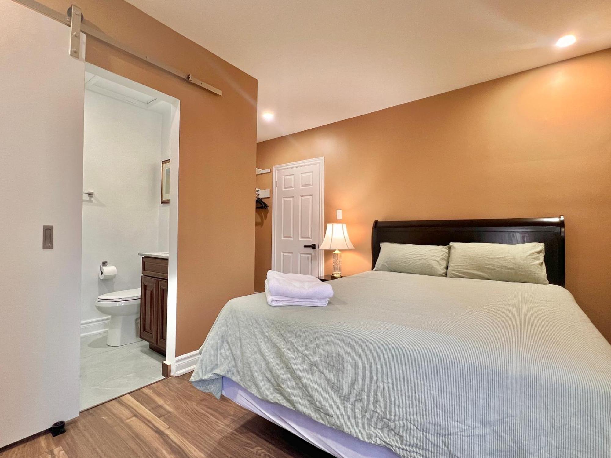 Upgraded Rooms With Bath 7-Min To Subway Near Downsview Rogers Stadium Торонто Екстериор снимка