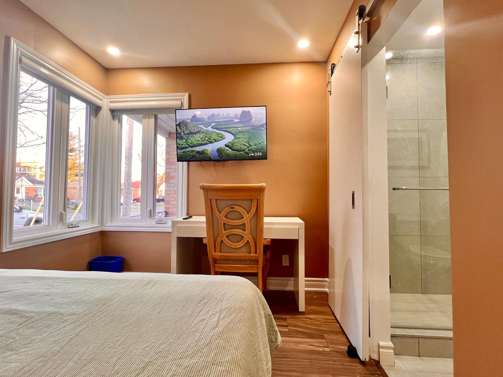 Upgraded Rooms With Bath 7-Min To Subway Near Downsview Rogers Stadium Торонто Екстериор снимка
