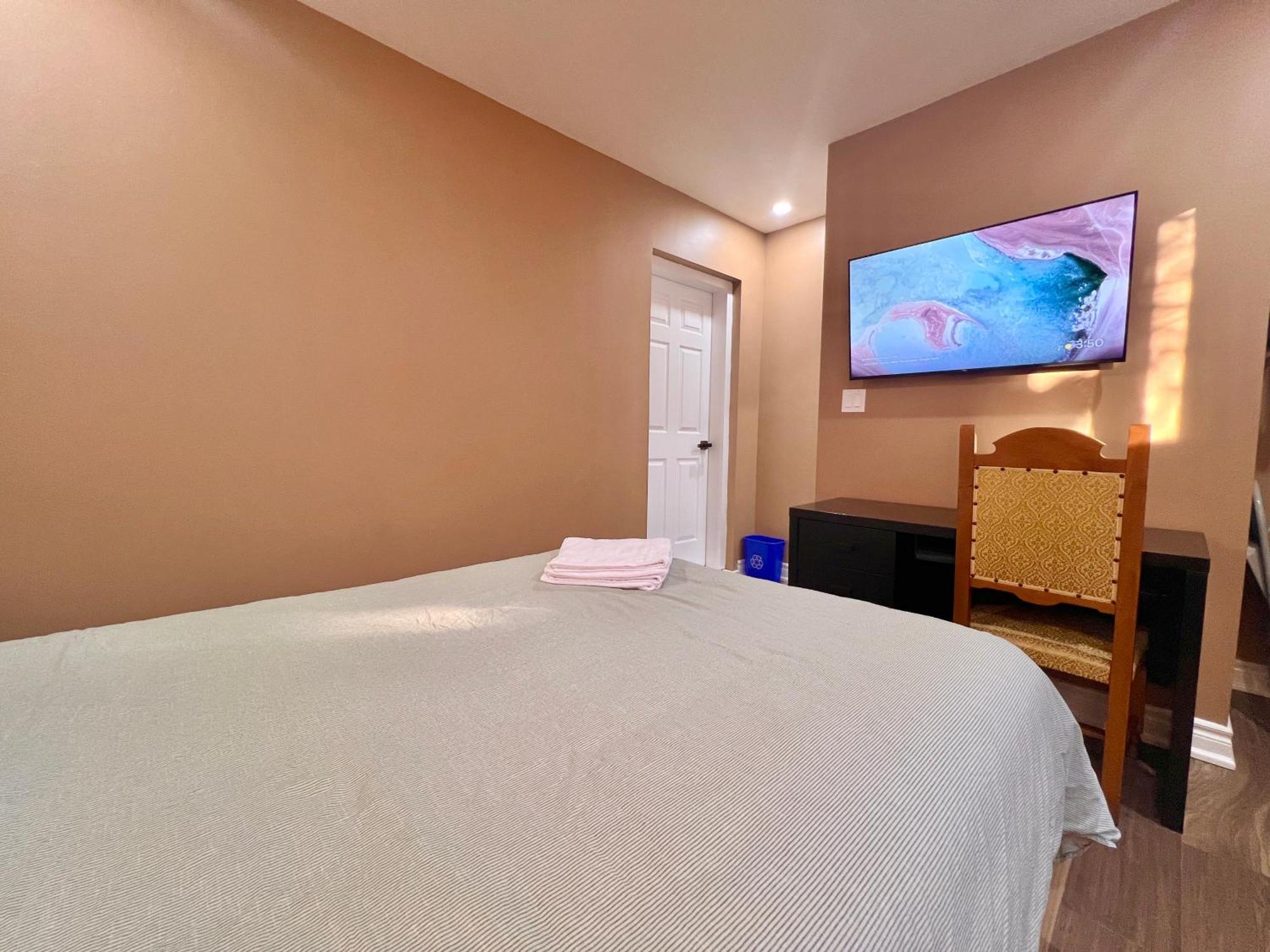Upgraded Rooms With Bath 7-Min To Subway Near Downsview Rogers Stadium Торонто Екстериор снимка