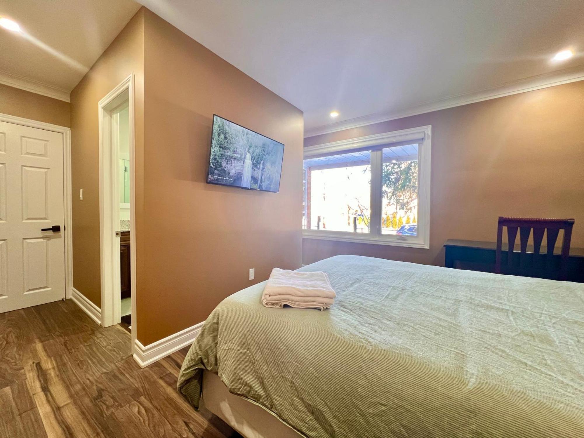 Upgraded Rooms With Bath 7-Min To Subway Near Downsview Rogers Stadium Торонто Екстериор снимка