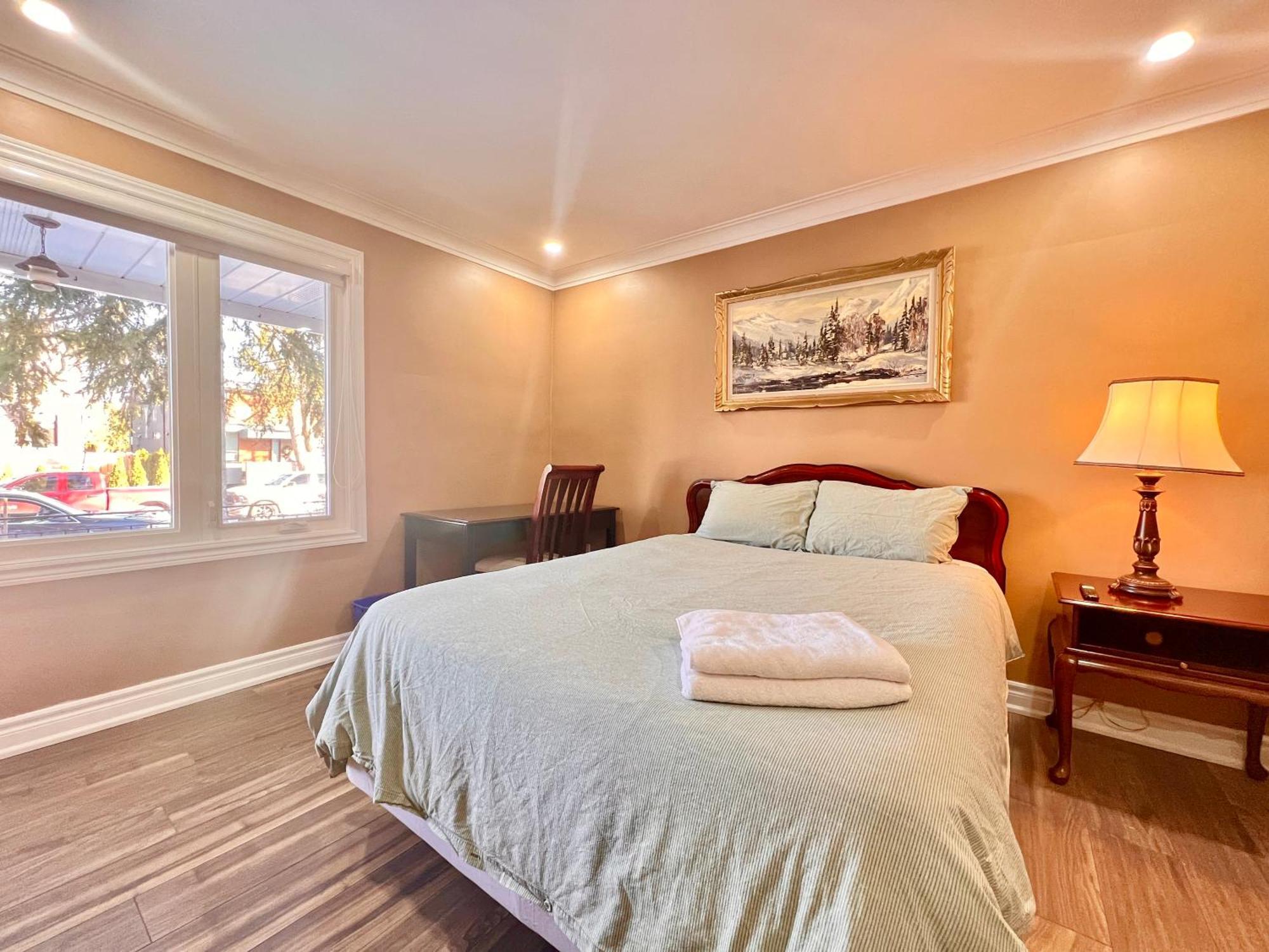 Upgraded Rooms With Bath 7-Min To Subway Near Downsview Rogers Stadium Торонто Екстериор снимка